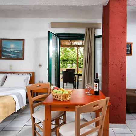 מלון דירות Erofili 3*