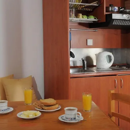 Erofili מלון דירות 3*