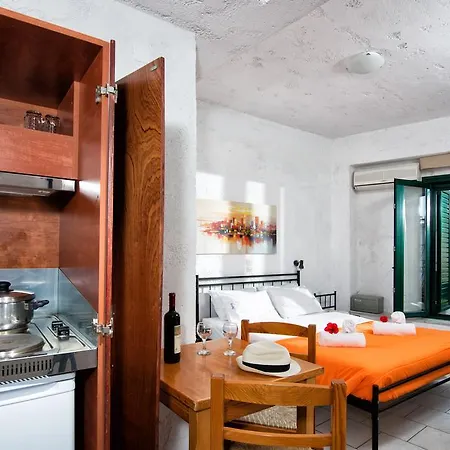 Hotel de apartamente Erofili 3*